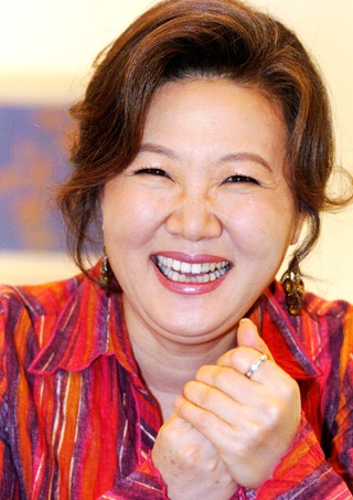 冬ソナ チェジウの母だった韓国女優キムヘスク が 国民のお母さん と呼ばれる理由 覚悟 を決めた女優の迫力の演技 韓国ドラマになくてはならないその存在感 韓国ドラマで韓国go